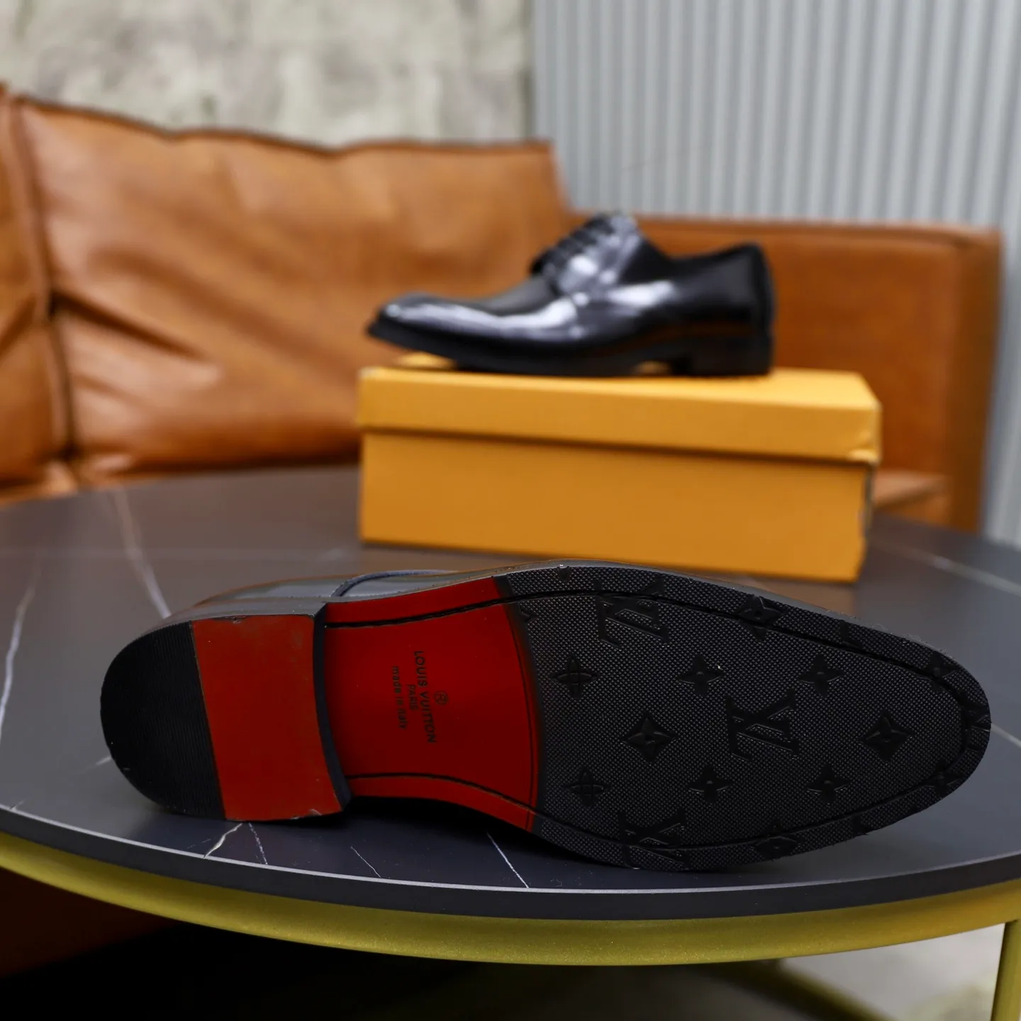 Ex-factory price: 500💰🙅‍♂️🙅‍♂️🙅‍♂️ Brand: LV Louis Vuitton Standard code: Men's size 38-44 (45 can be customized) Grade: Same style as the official website Original order quality Material: Original cowhide surface Comfortable cowhide lining Original outsole Style category: Men's fashionable casual leather shoes Distinguished big-name luxury elements Top luxury Color: actual picture color